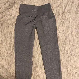 Never worn NVGTN leggings